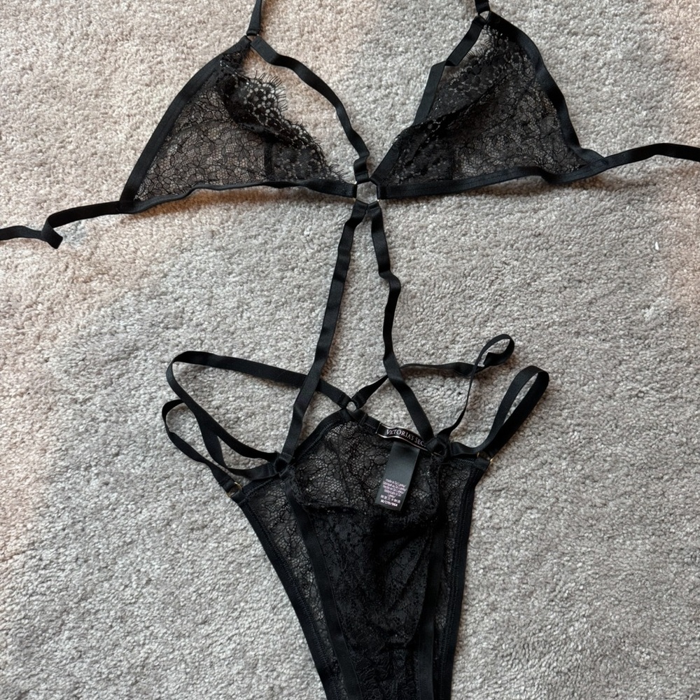 Victoria's Secret Black Lace Bra Set